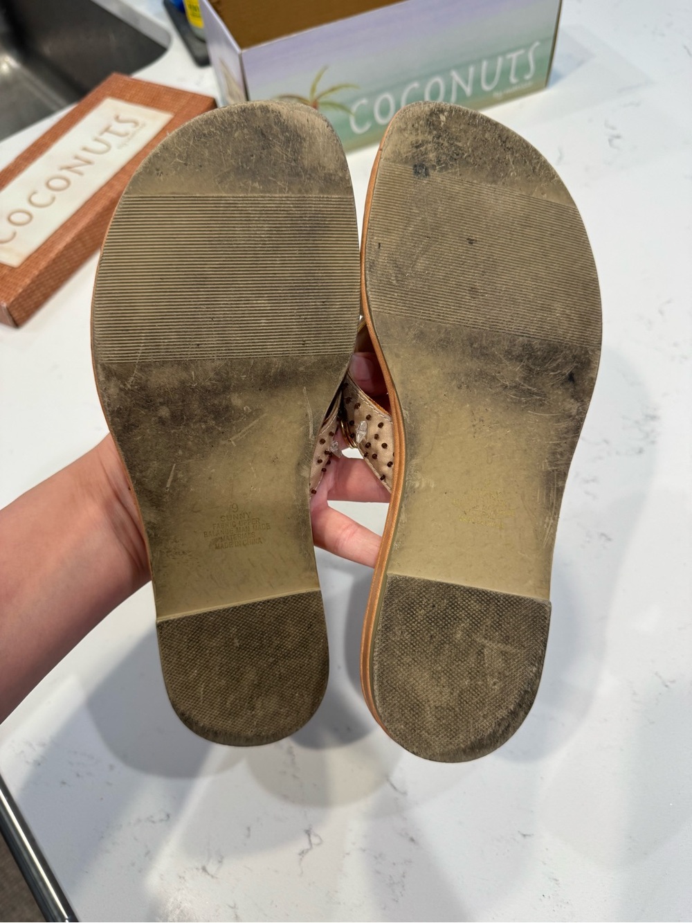 Coconuts by Matisse tan leather thong sandals Sunny Natural size 9 - Picture 5 of 7